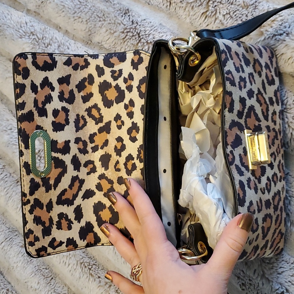 NWT Leopard Purse - Picture 3 of 10